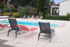 Villa l'ESTEL en campagne avec piscine aux portes de la Camargue et des Alpilles